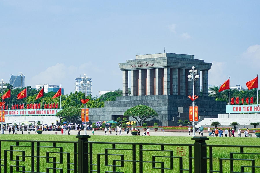 Hanoi_Ho Chi Minh Mausoleum_4.jpg